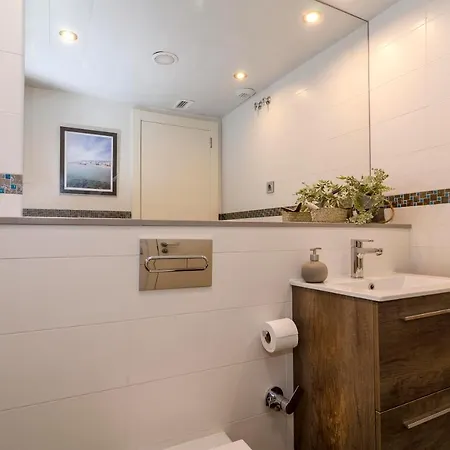 Spaces Sea View Oasis Апартаменты