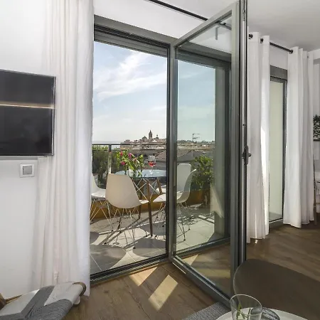 Spaces Sea View Oasis Apartment