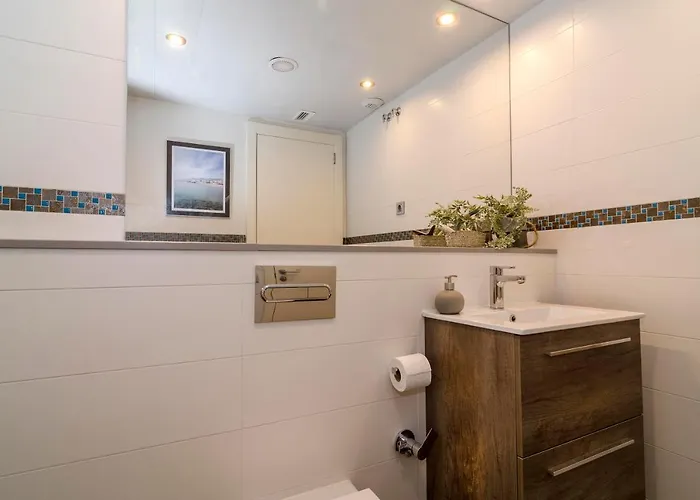 Spaces Sea View Oasis Daire